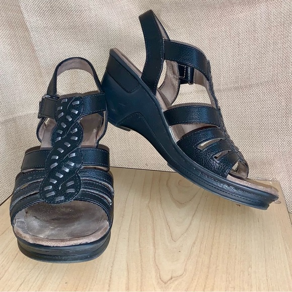 Natural Soul Dark Brown Strappy 3" Heel Velcro Closure Sandals size 10 - Picture 1 of 10